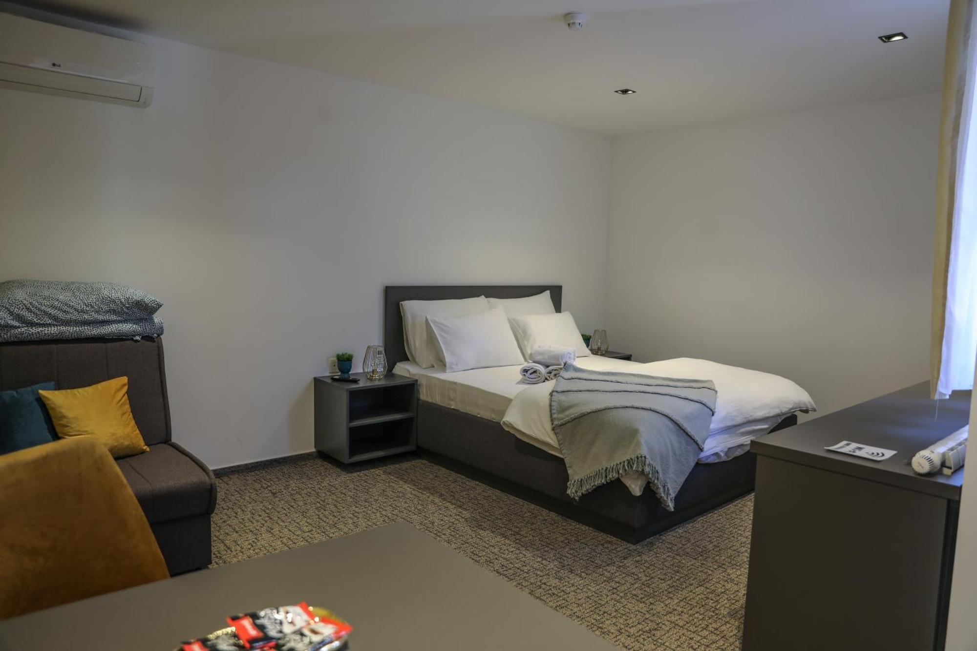 Studio Apartments Visit Point SJJ Eksteriør billede