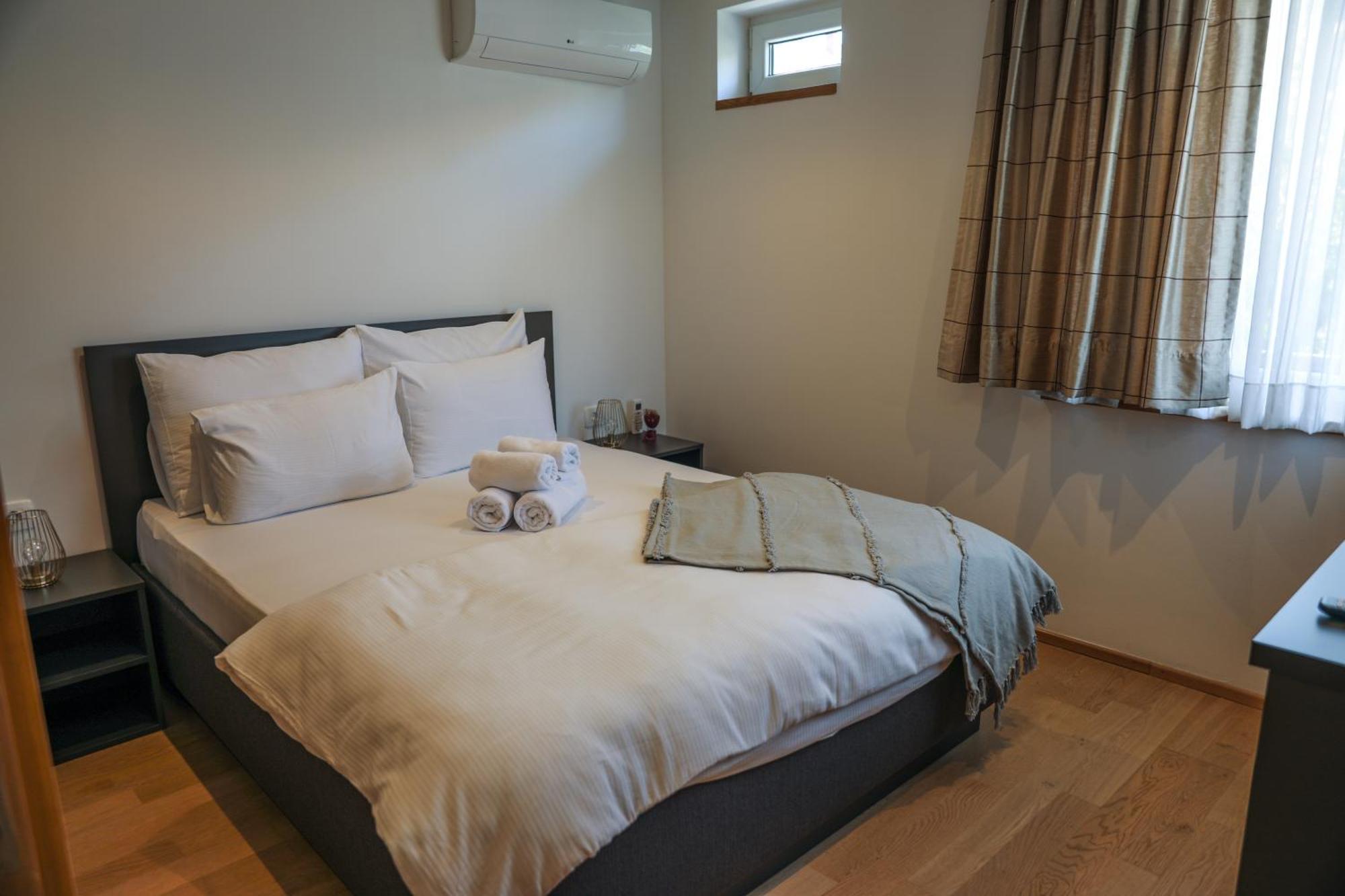 Studio Apartments Visit Point SJJ Eksteriør billede