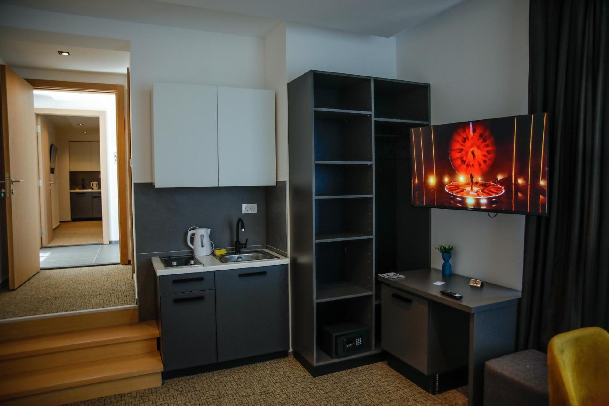 Studio Apartments Visit Point SJJ Eksteriør billede